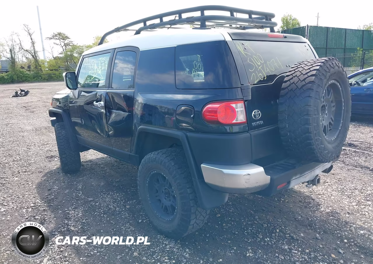 2007 Toyota Fj Cruiser VIN:JTEBU11FX70066177 - 3