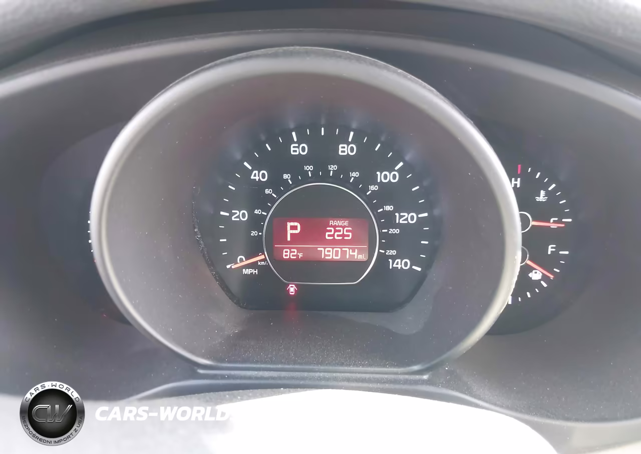 2014 Kia Soul + VIN:KNDJP3A53E7714618 - 7