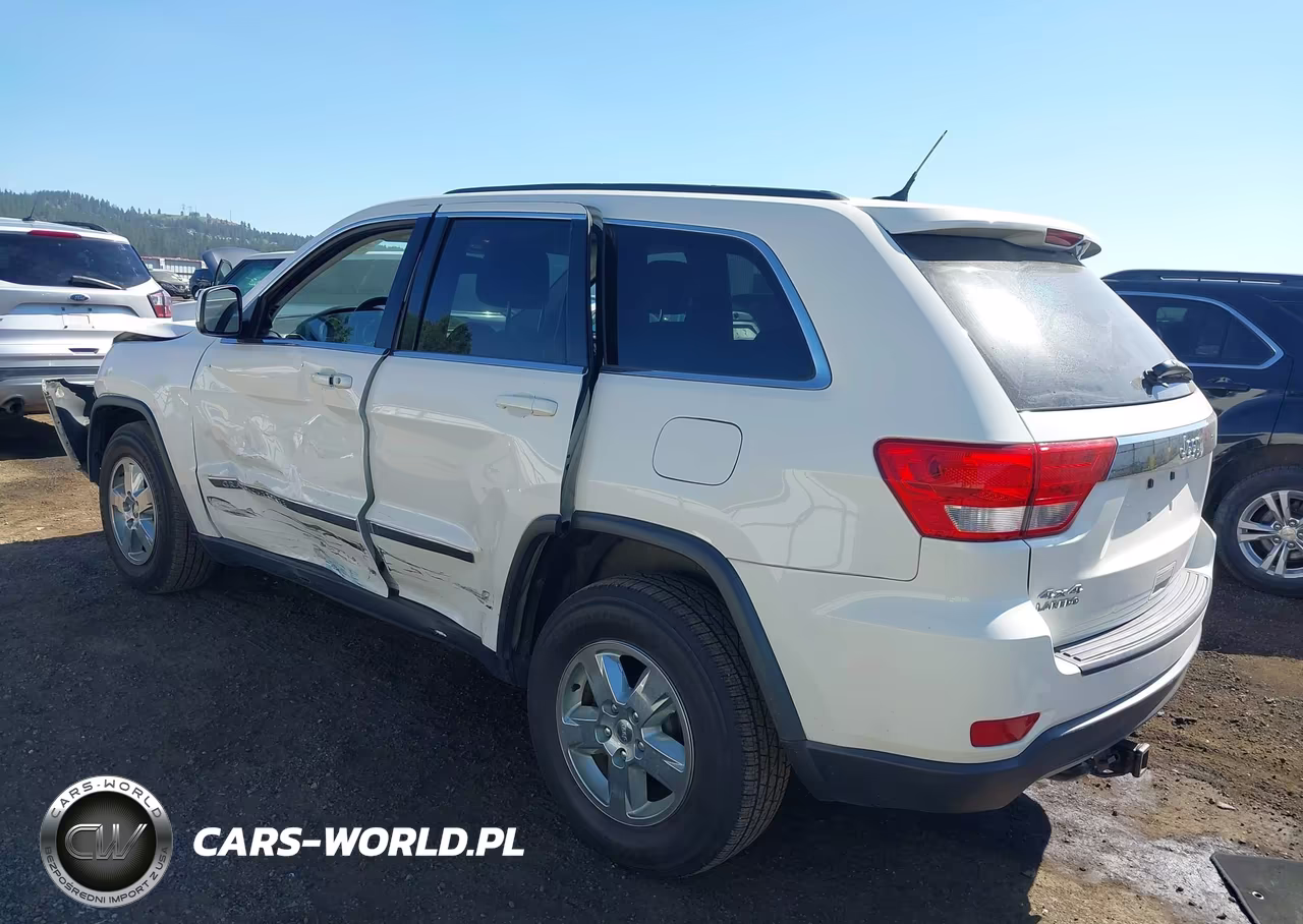 2012 Jeep Grand Cherokee Laredo VIN:1C4RJFAG3CC268708 - 3