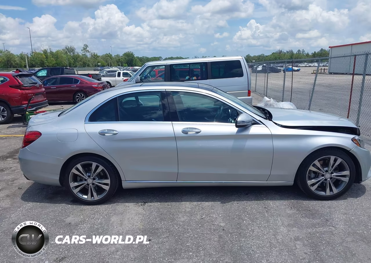2017 Mercedes-Benz C 300 VIN:55SWF4JB1HU186885 - 13