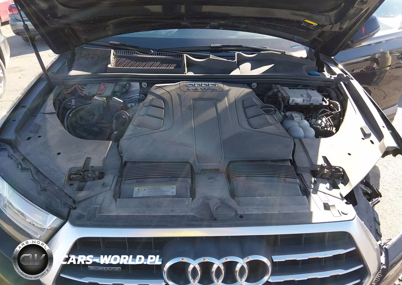 2018 Audi Q7 3.0T Premium VIN:WA1LAAF72JD018007 - 10