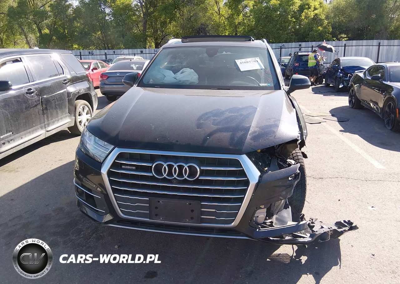 2018 Audi Q7 3.0T Premium VIN:WA1LAAF72JD018007 - 12