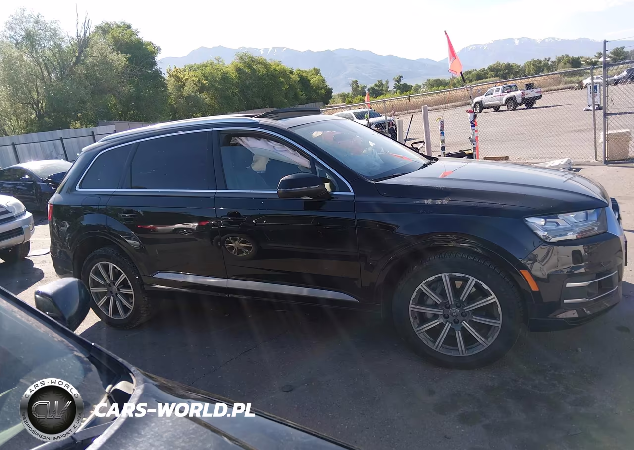 2018 Audi Q7 3.0T Premium VIN:WA1LAAF72JD018007 - 13