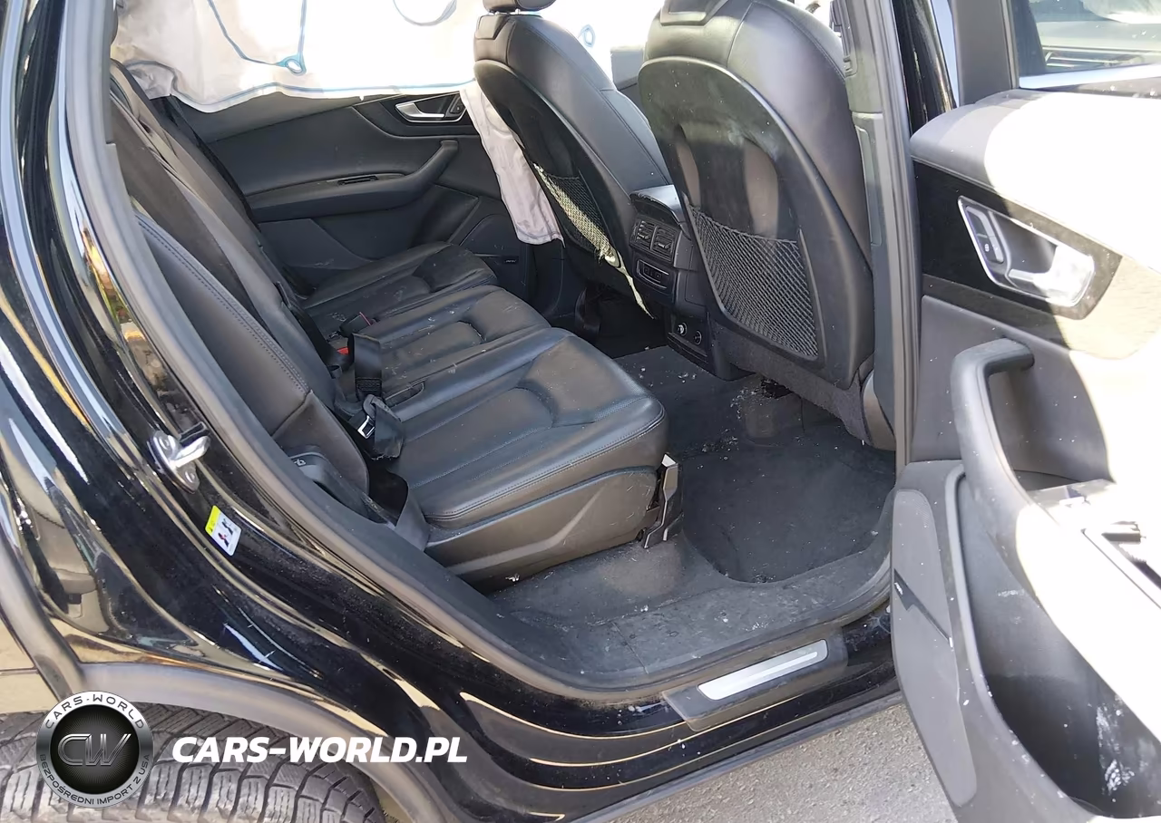 2018 Audi Q7 3.0T Premium VIN:WA1LAAF72JD018007 - 8