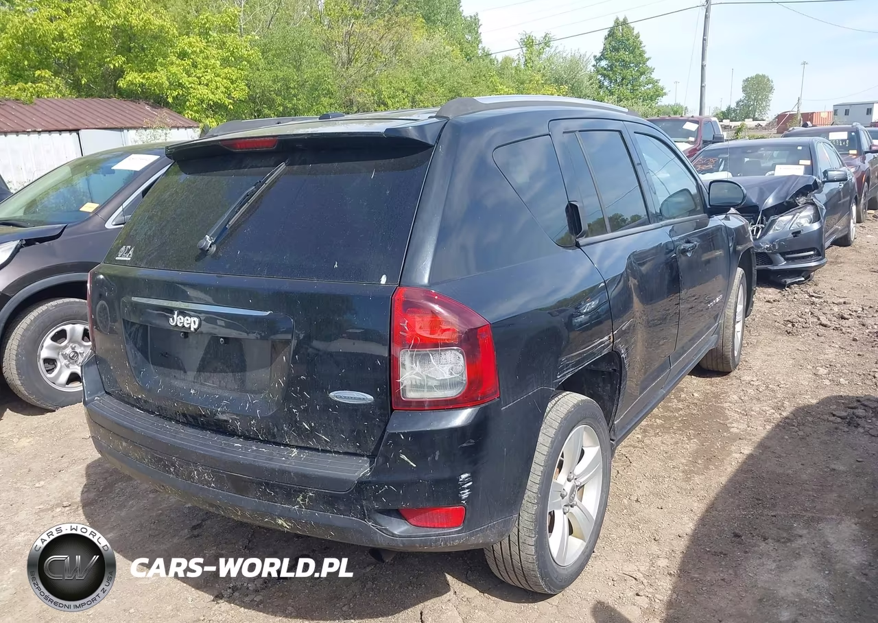 2014 Jeep Compass Latitude VIN:1C4NJCEB7ED508299 - 4