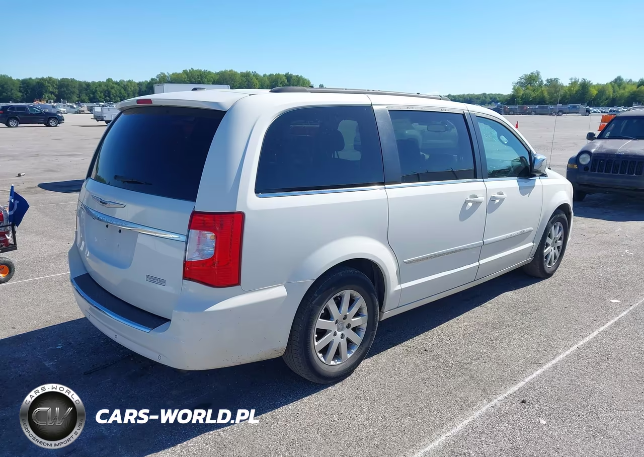 2011 Chrysler Town & Country Touring-L VIN:2A4RR8DG1BR635573 - 4