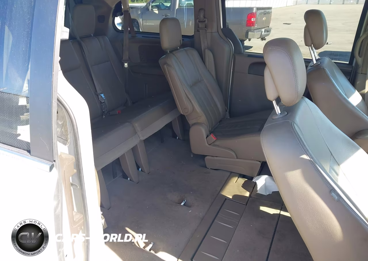 2011 Chrysler Town & Country Touring-L VIN:2A4RR8DG1BR635573 - 8