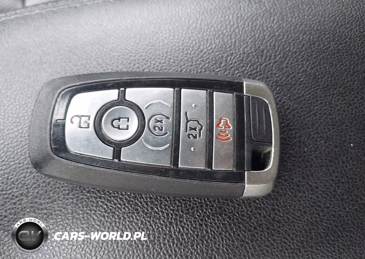 2020 Ford Escape Titanium VIN:1FMCU9J91LUA73681 - 11
