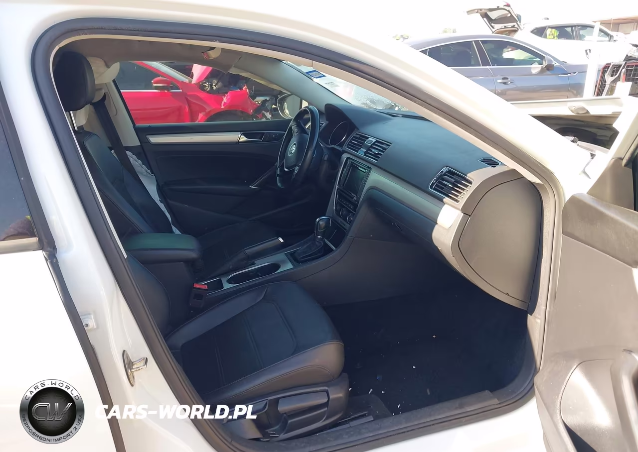 2019 Volkswagen Passat 2.0T Wolfsburg Edition VIN:1VWLA7A3XKC013610 - 5