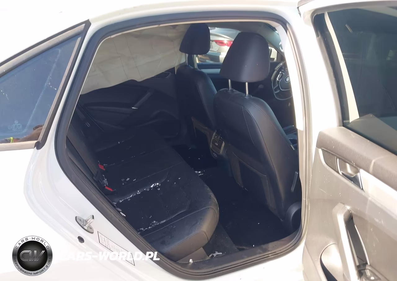 2019 Volkswagen Passat 2.0T Wolfsburg Edition VIN:1VWLA7A3XKC013610 - 8