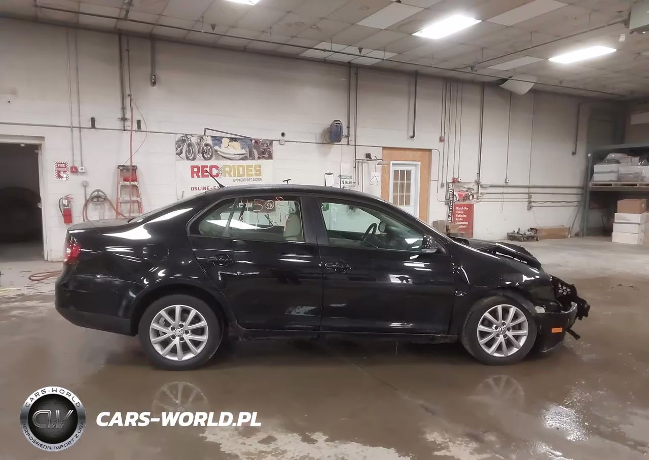 2010 Volkswagen Jetta Limited Edition VIN:3VWRZ7AJXAM157284 - 13