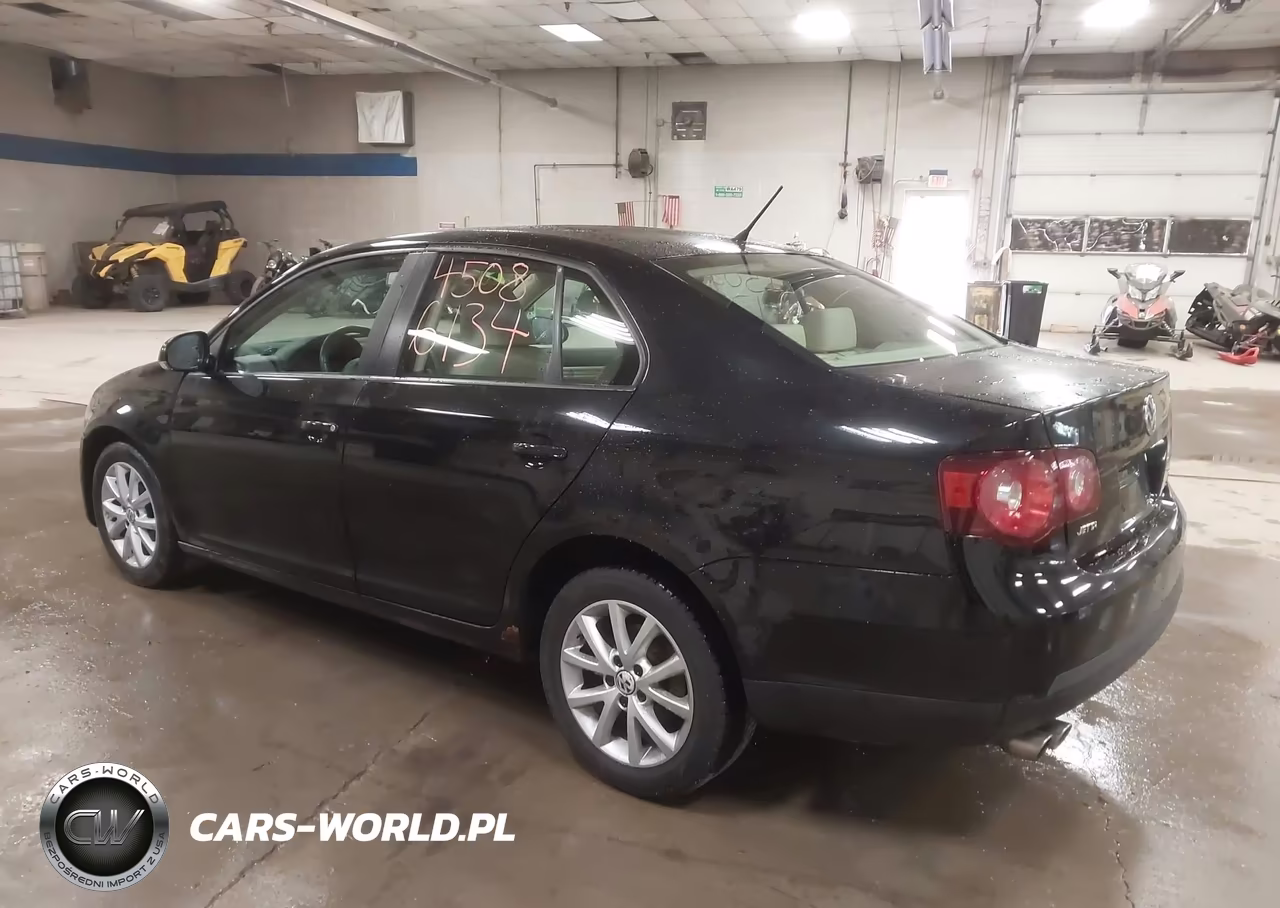 2010 Volkswagen Jetta Limited Edition VIN:3VWRZ7AJXAM157284 - 3