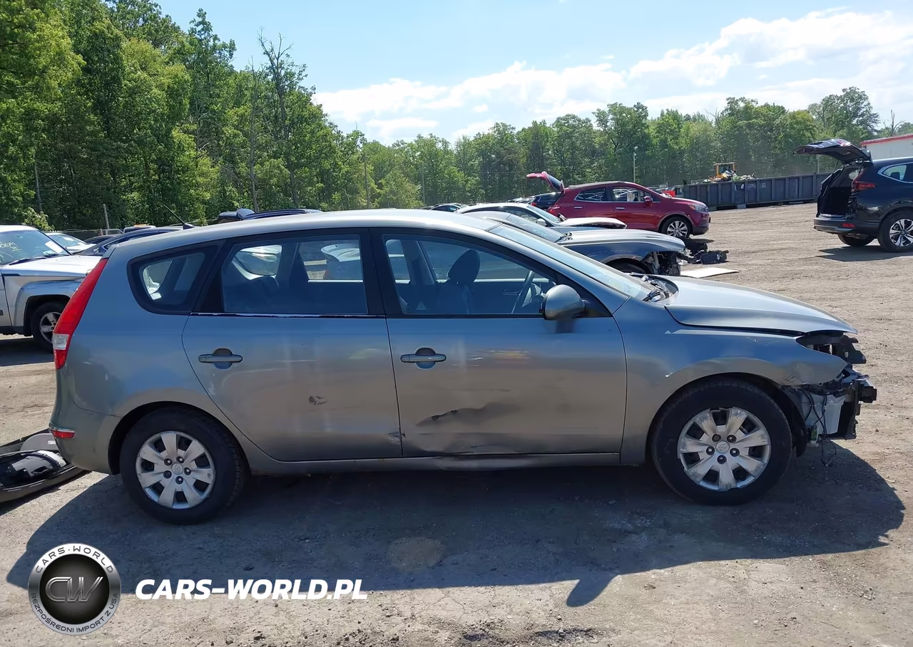 2010 Hyundai Elantra Touring Gls VIN:KMHDC8AEXAU050072 - 14