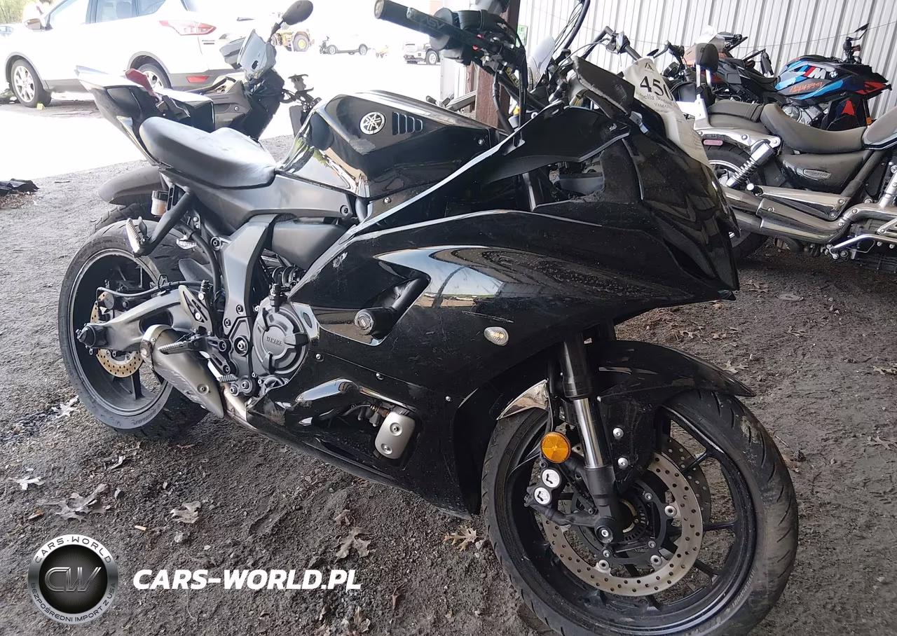 2023 Yamaha Yzfr7