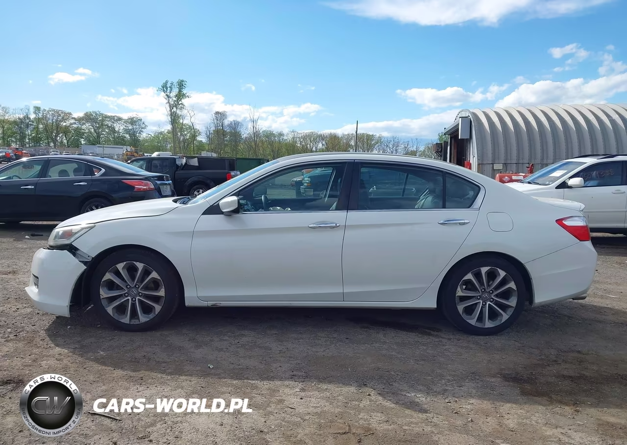 2015 Honda Accord Sport VIN:1HGCR2F51FA021879 - 14