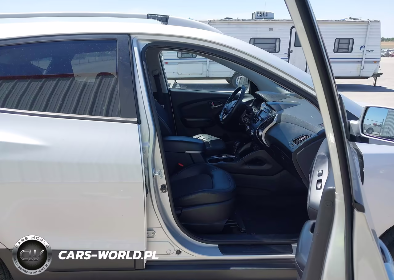 2011 Hyundai Tucson Gls VIN:KM8JUCAC8BU214650 - 5