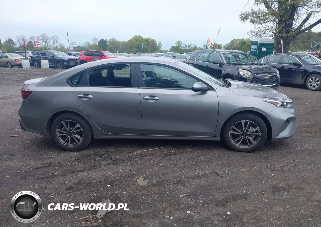 2024 Kia Forte Lxs VIN:3KPF24AD9RE830414 - 13