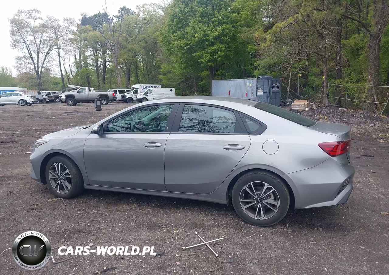 2024 Kia Forte Lxs VIN:3KPF24AD9RE830414 - 14