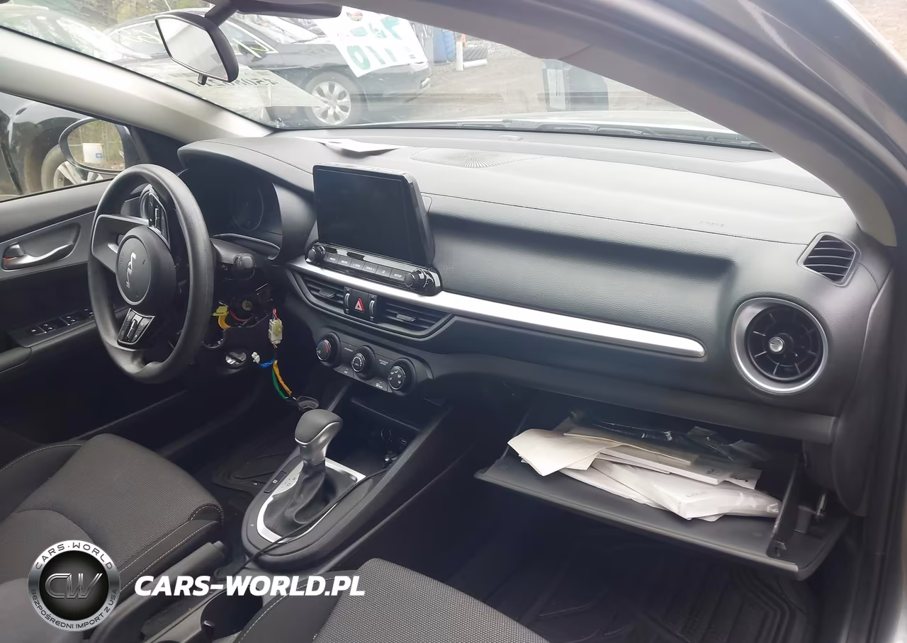 2024 Kia Forte Lxs VIN:3KPF24AD9RE830414 - 5
