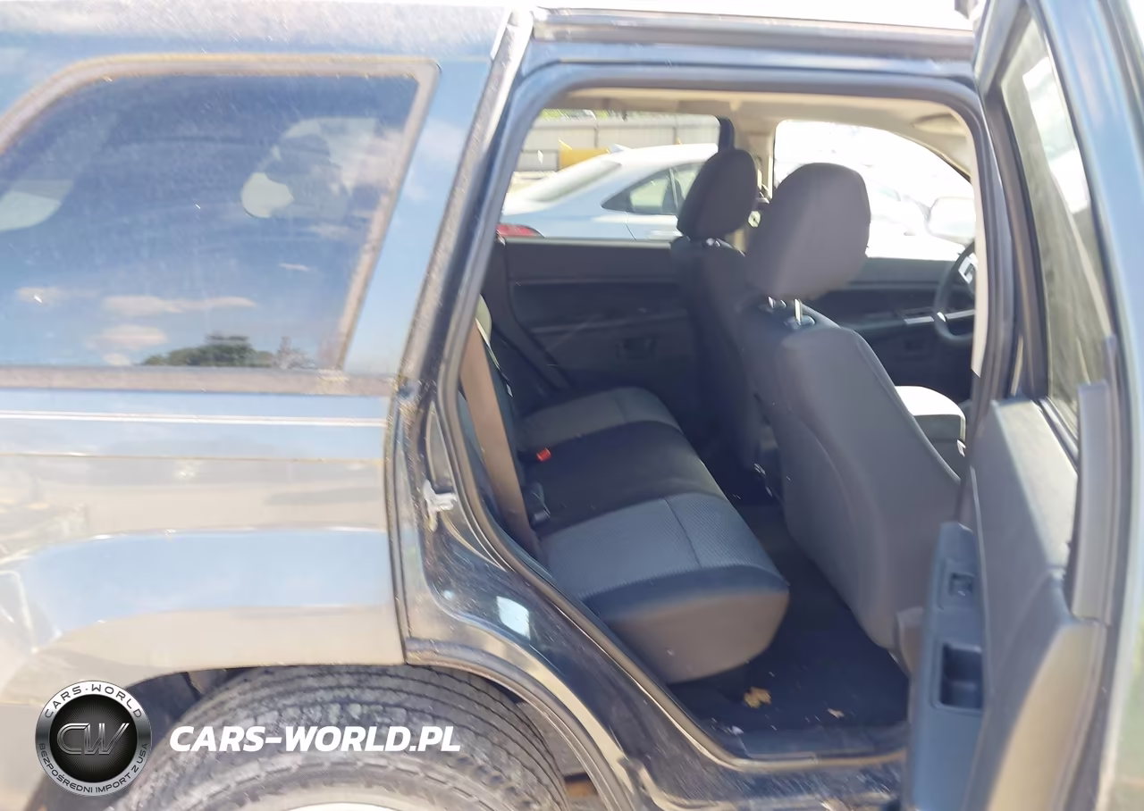 2008 Jeep Grand Cherokee Laredo VIN:1J8GR48K38C107130 - 8