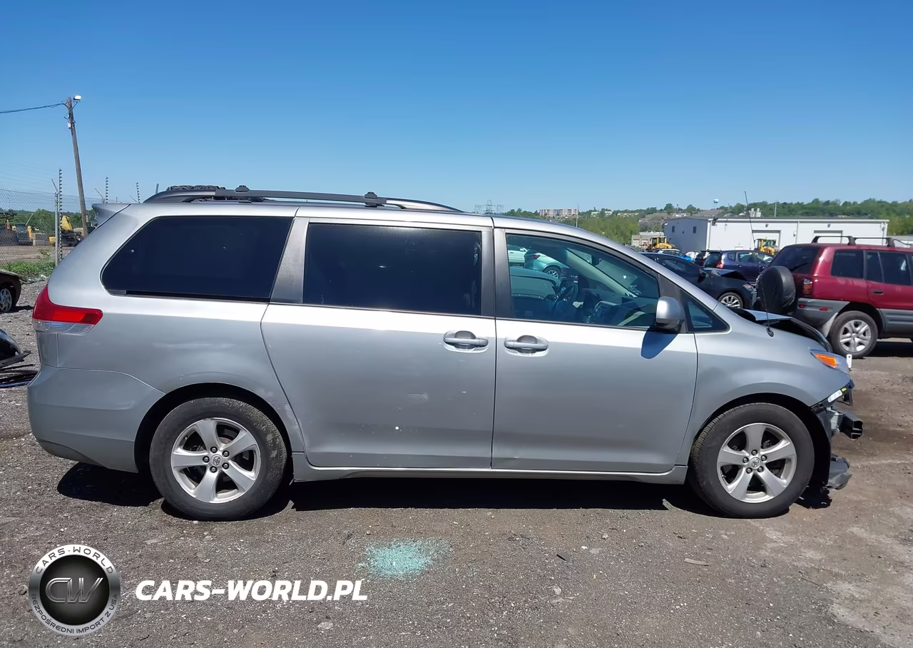 2013 Toyota Sienna Le V6 8 Passenger VIN:5TDKK3DC8DS371449 - 13