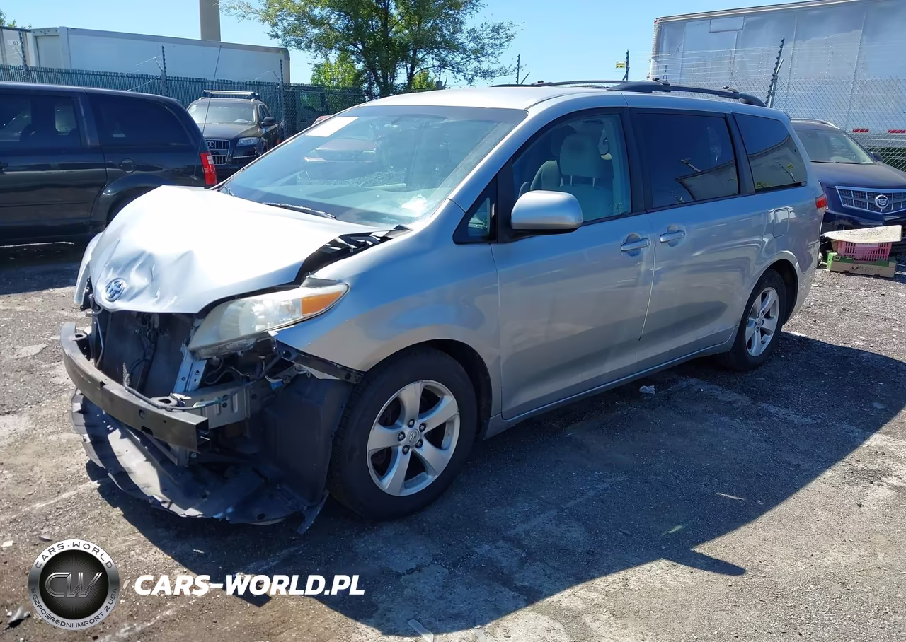 2013 Toyota Sienna Le V6 8 Passenger VIN:5TDKK3DC8DS371449 - 2