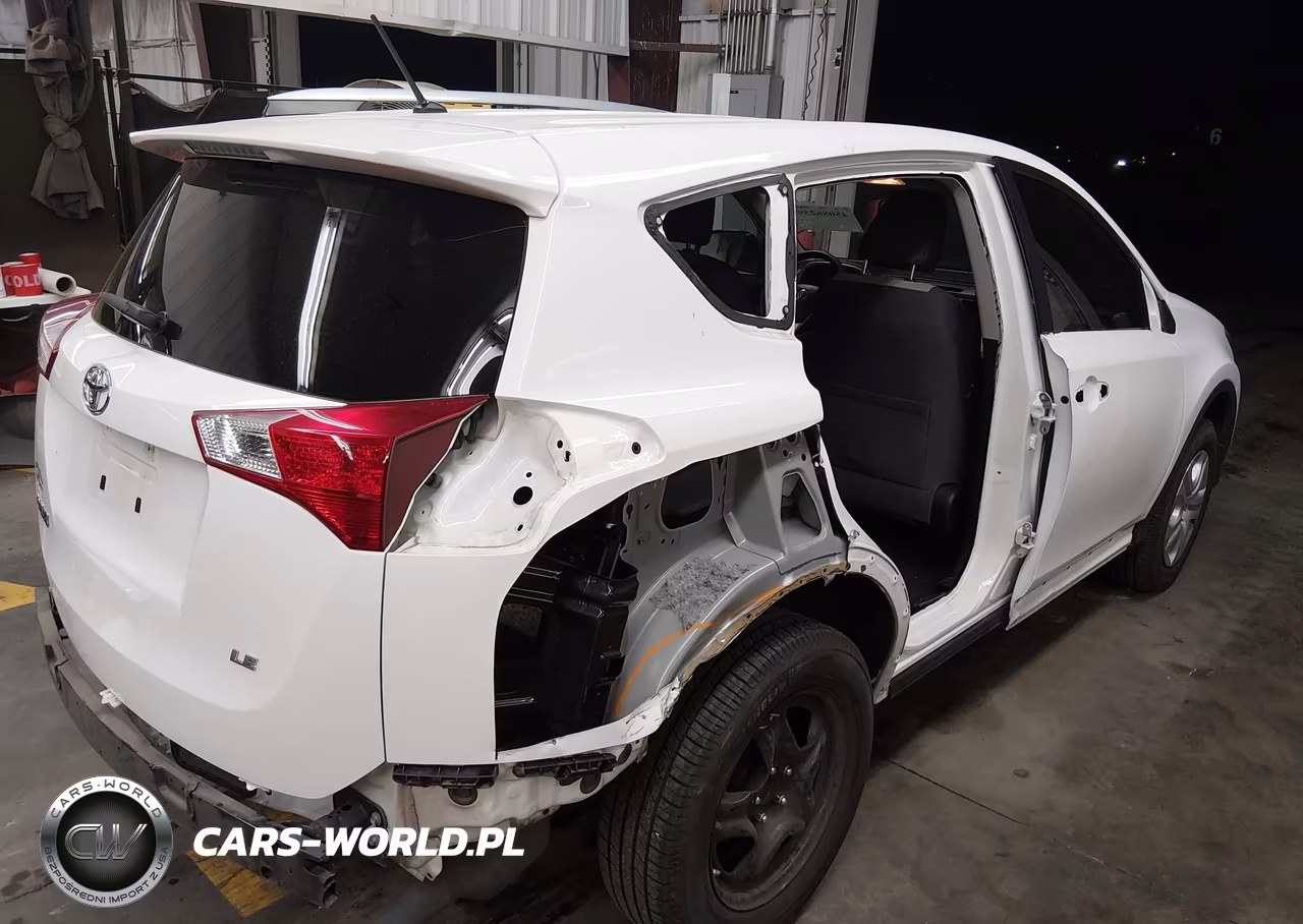 2015 Toyota Rav4 Le VIN:JTMZFREV6FJ056901 - 4