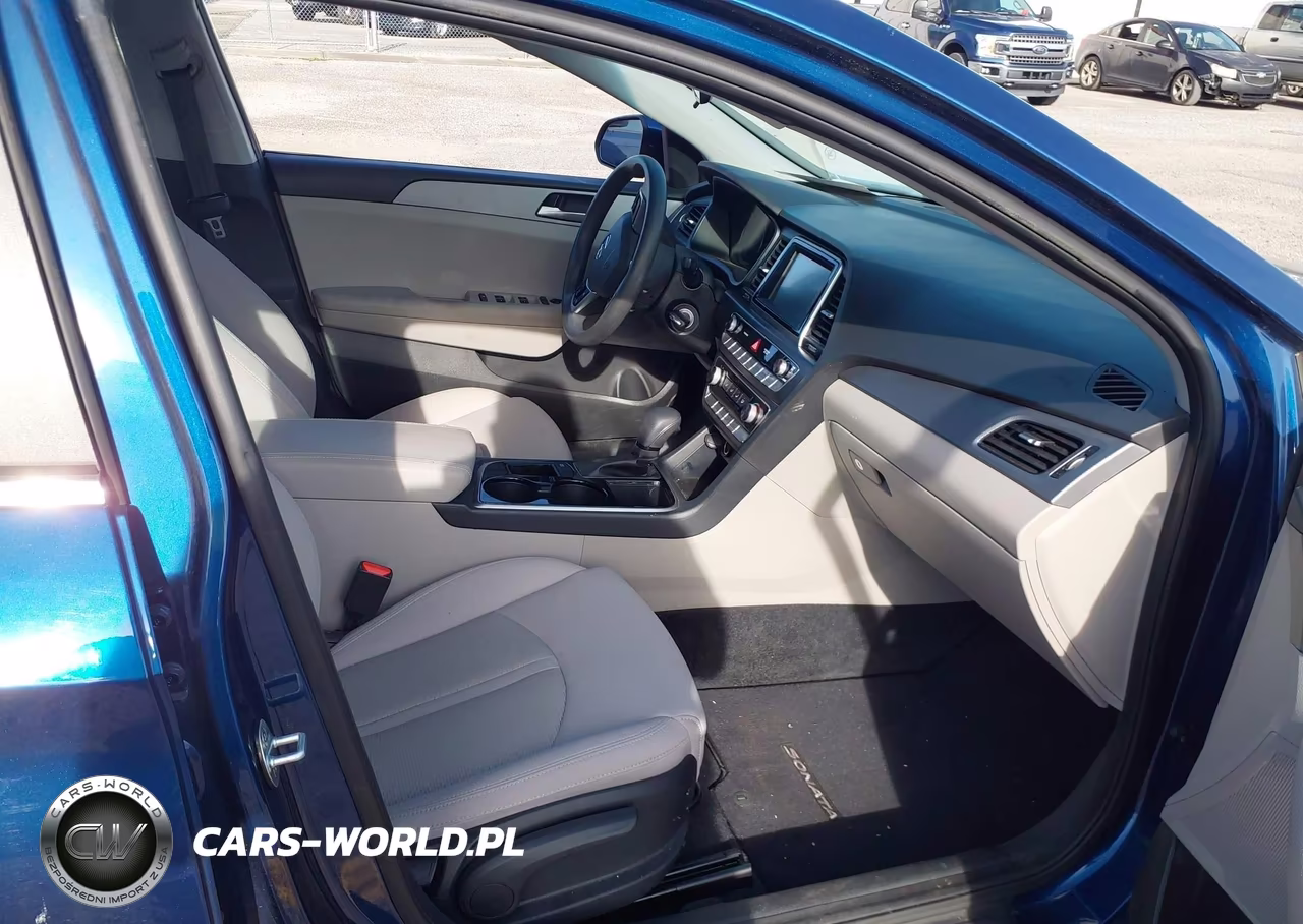 2019 Hyundai Sonata Eco VIN:5NPE24AA2KH774786 - 5
