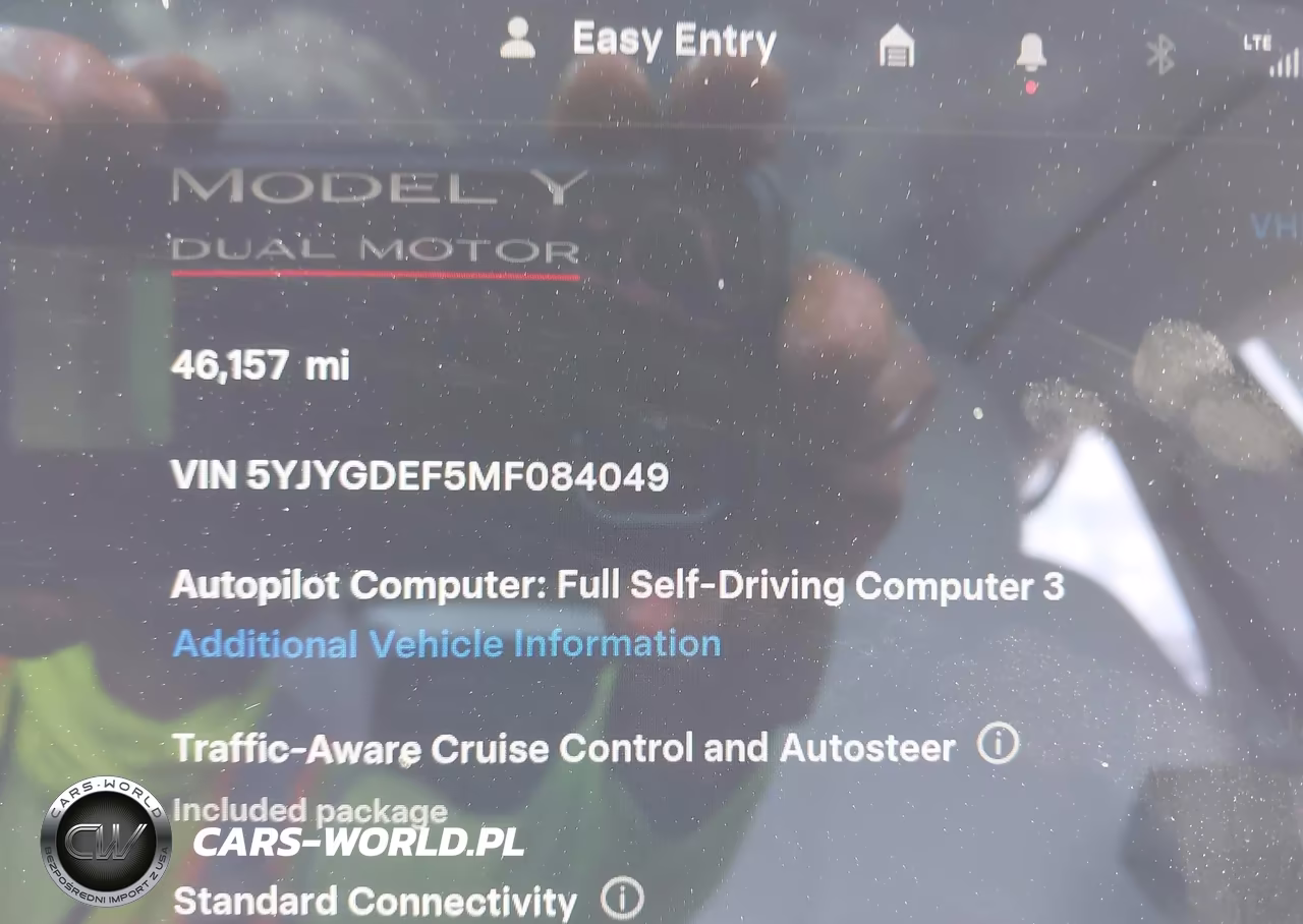 2021 Tesla Model Y Performance Dual Motor All-Wheel Drive VIN:5YJYGDEF5MF084049 - 15