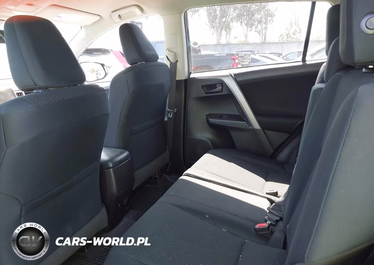 2018 Toyota Rav4 Le VIN:2T3ZFREV9JW515719 - 18