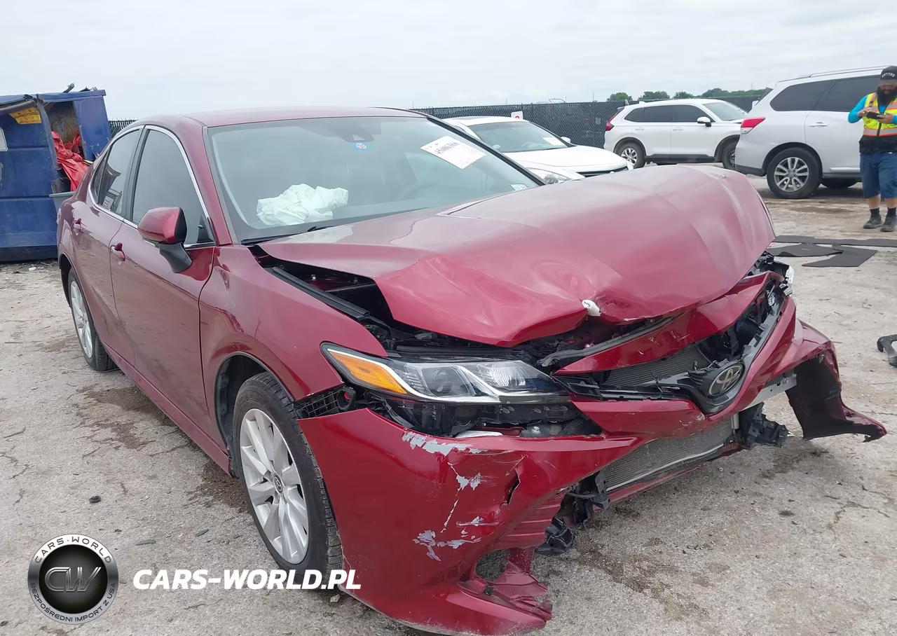 2020 Toyota Camry Le – zdjęcie 1 z 16