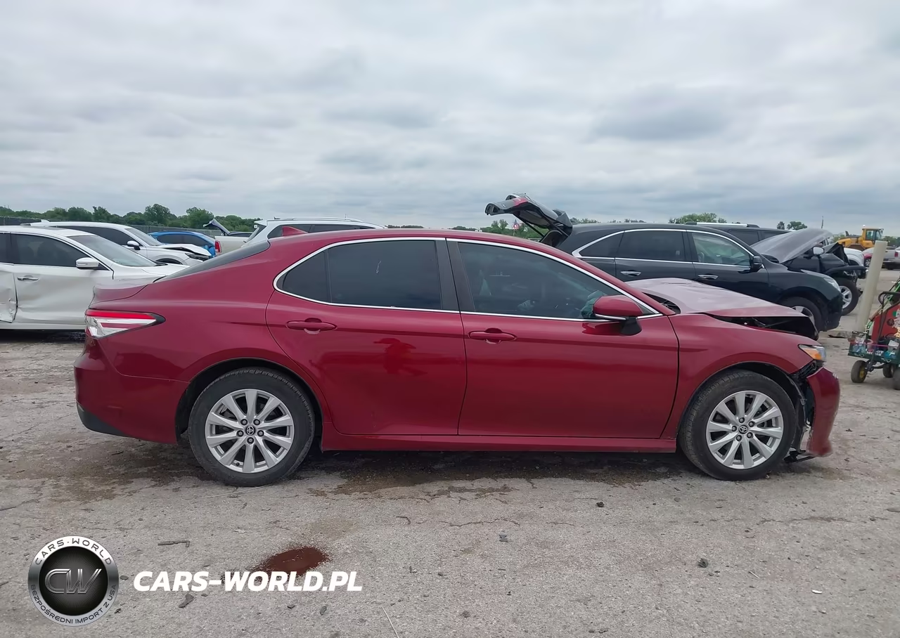 2020 Toyota Camry Le VIN:4T1L11AK9LU998576 - 13