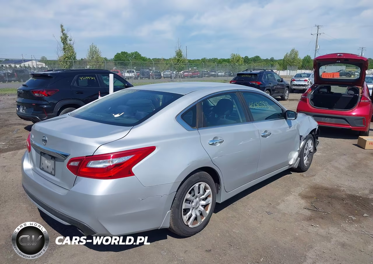 2017 Nissan Altima 2.5 S VIN:1N4AL3AP4HC471402 - 4