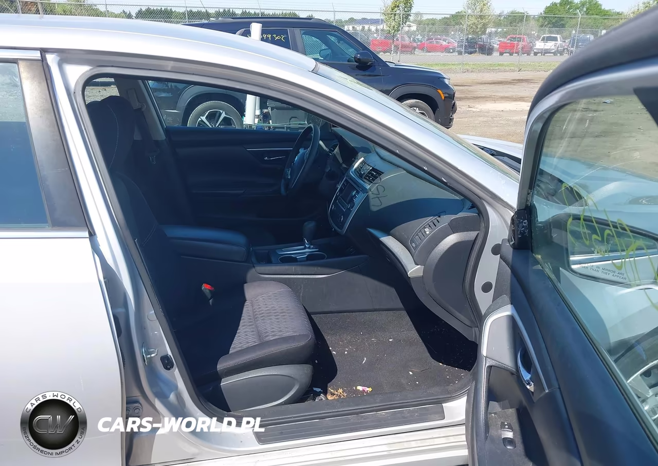 2017 Nissan Altima 2.5 S VIN:1N4AL3AP4HC471402 - 5
