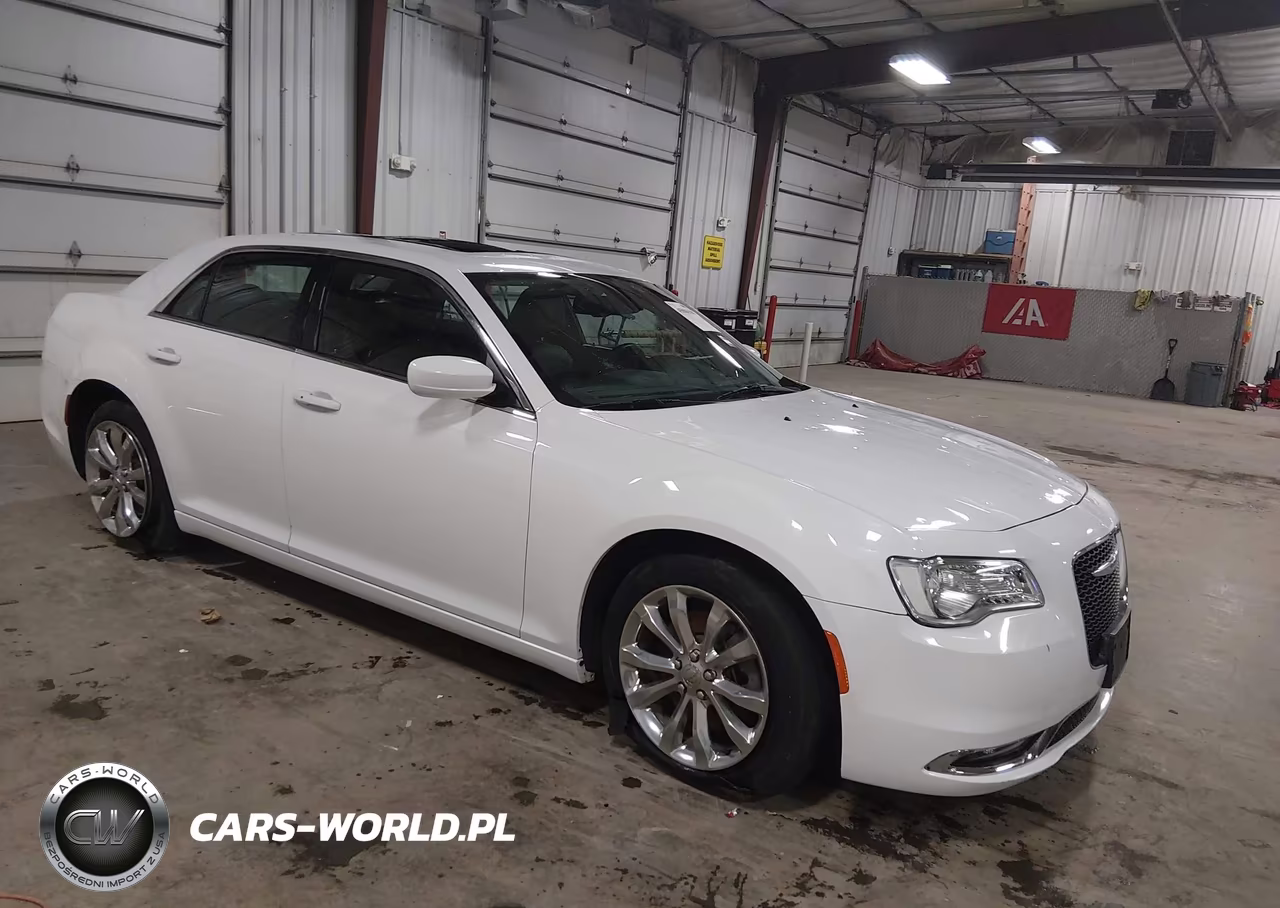 2015 Chrysler 300 Limited – zdjęcie 1 z 18
