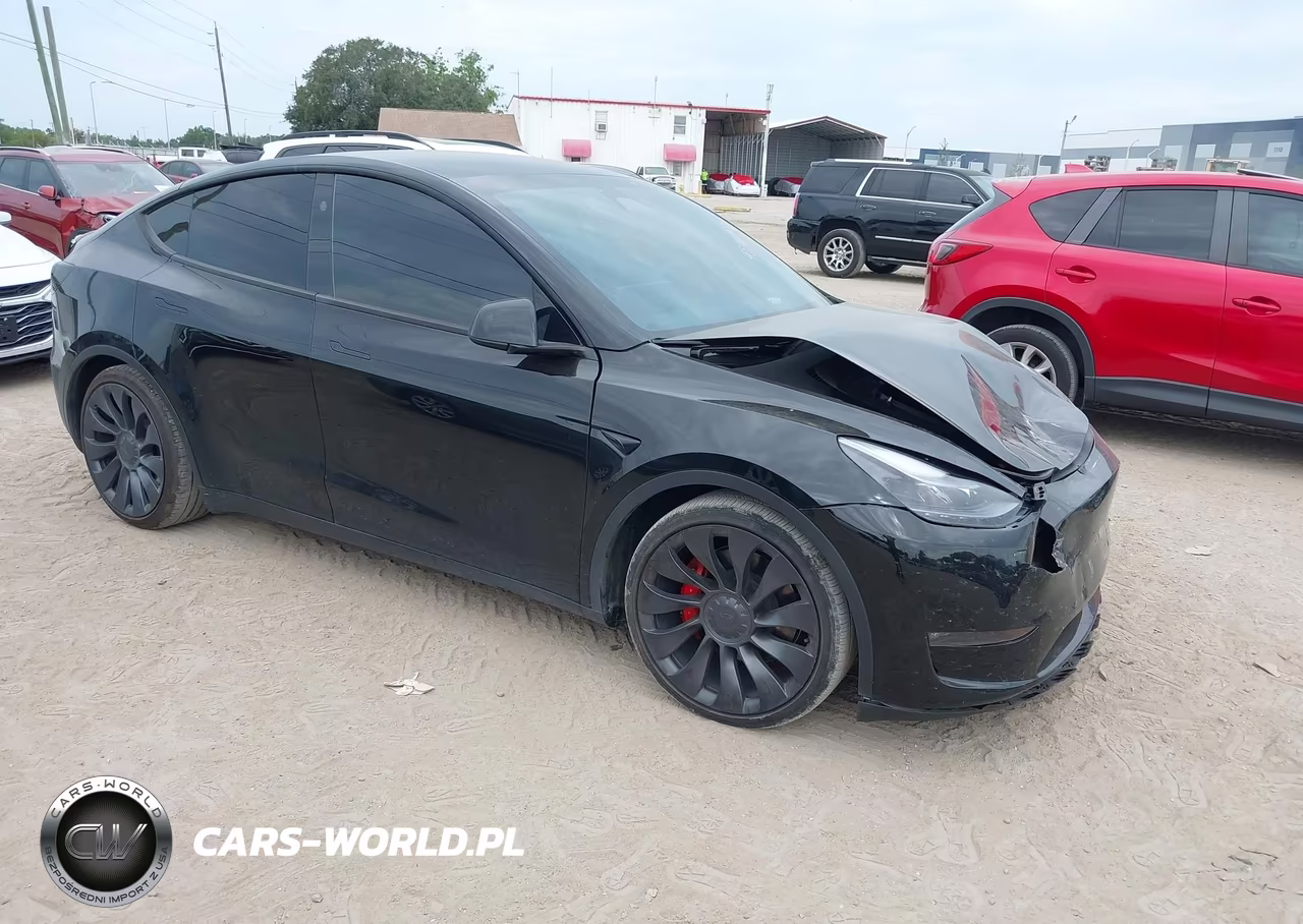 2024 Tesla Model Y Performance Dual Motor All-Wheel Drive – zdjęcie 1 z 16