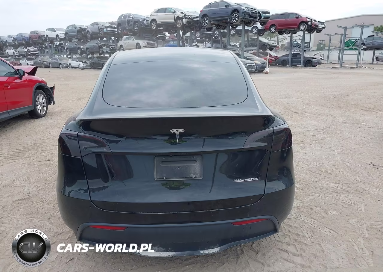 2024 Tesla Model Y Performance Dual Motor All-Wheel Drive VIN:7SAYGDEF6RA304094 - 16