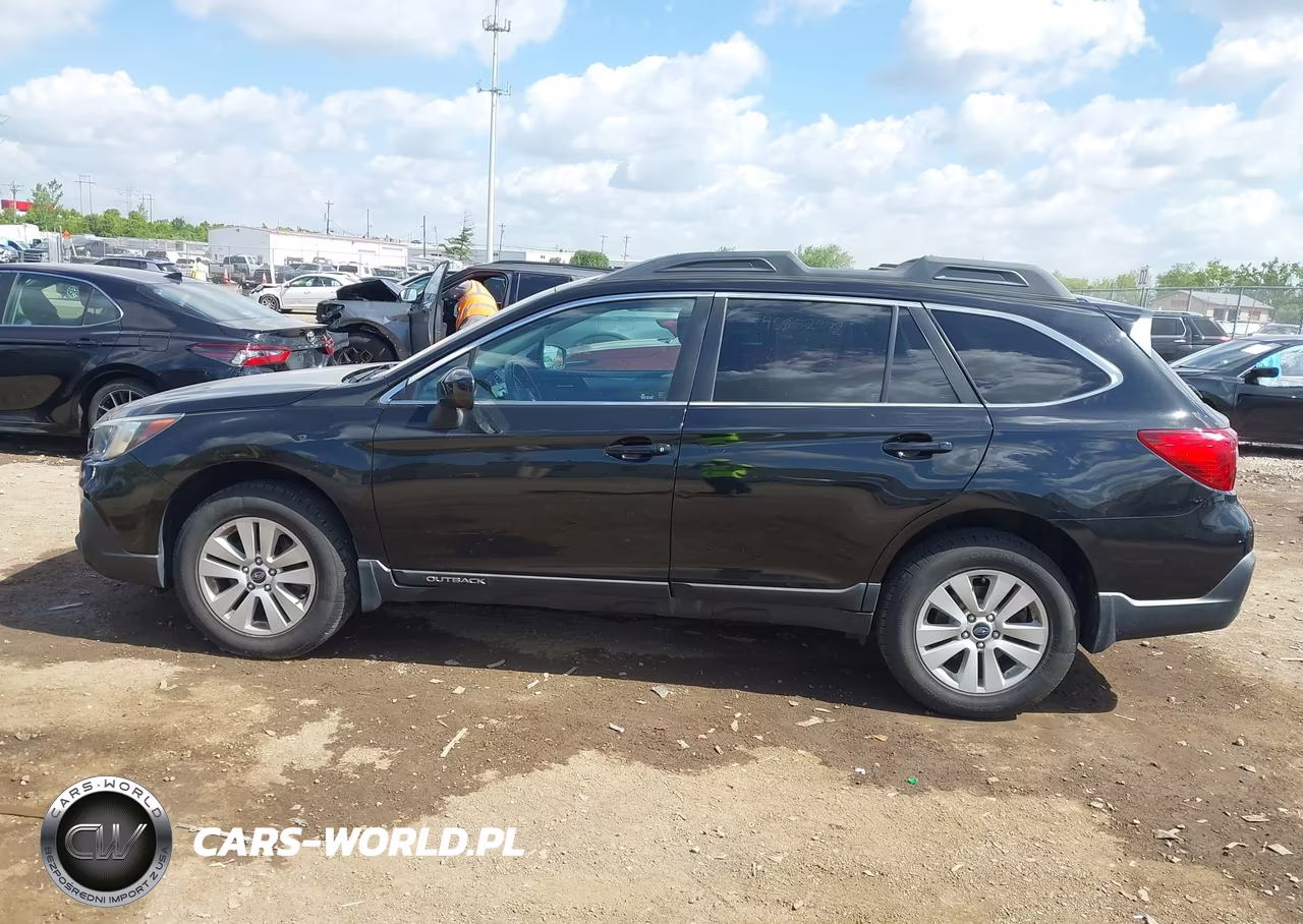 2019 Subaru Outback 2.5I Premium VIN:4S4BSAFC3K3206906 - 14