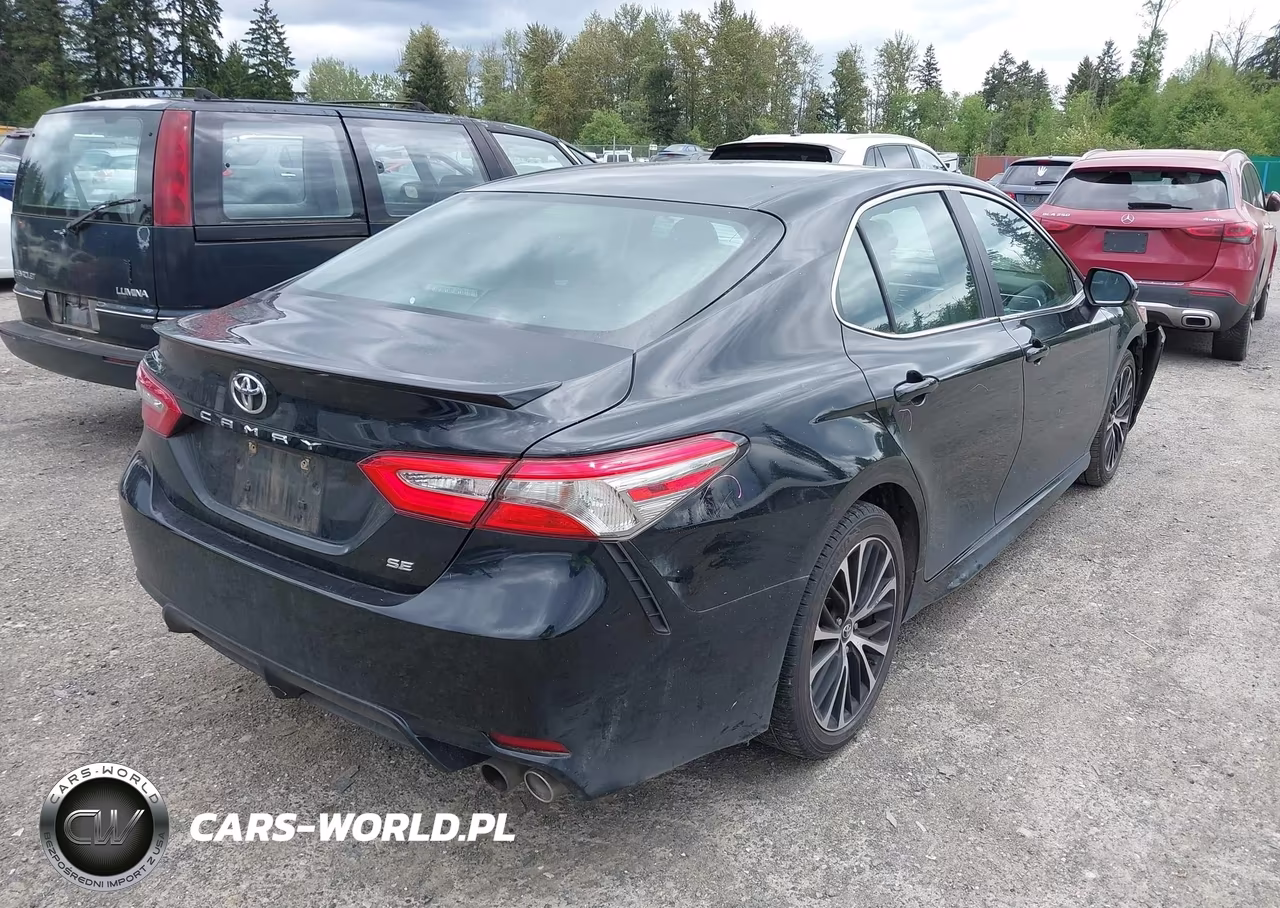 2018 Toyota Camry Se VIN:4T1B11HK4JU088235 - 4