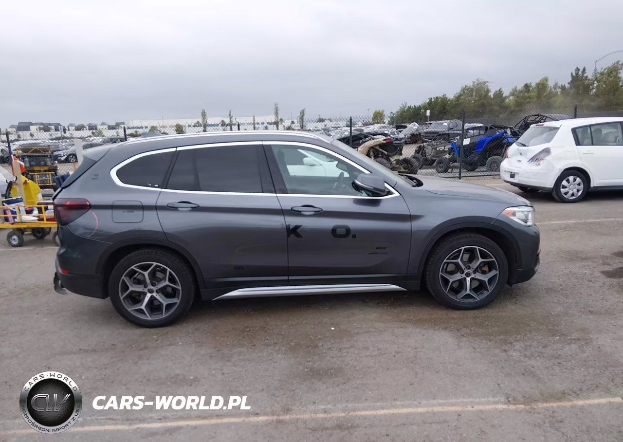 2017 BMW X1 xDrive28I VIN:WBXHT3Z38H4A53984 - 13