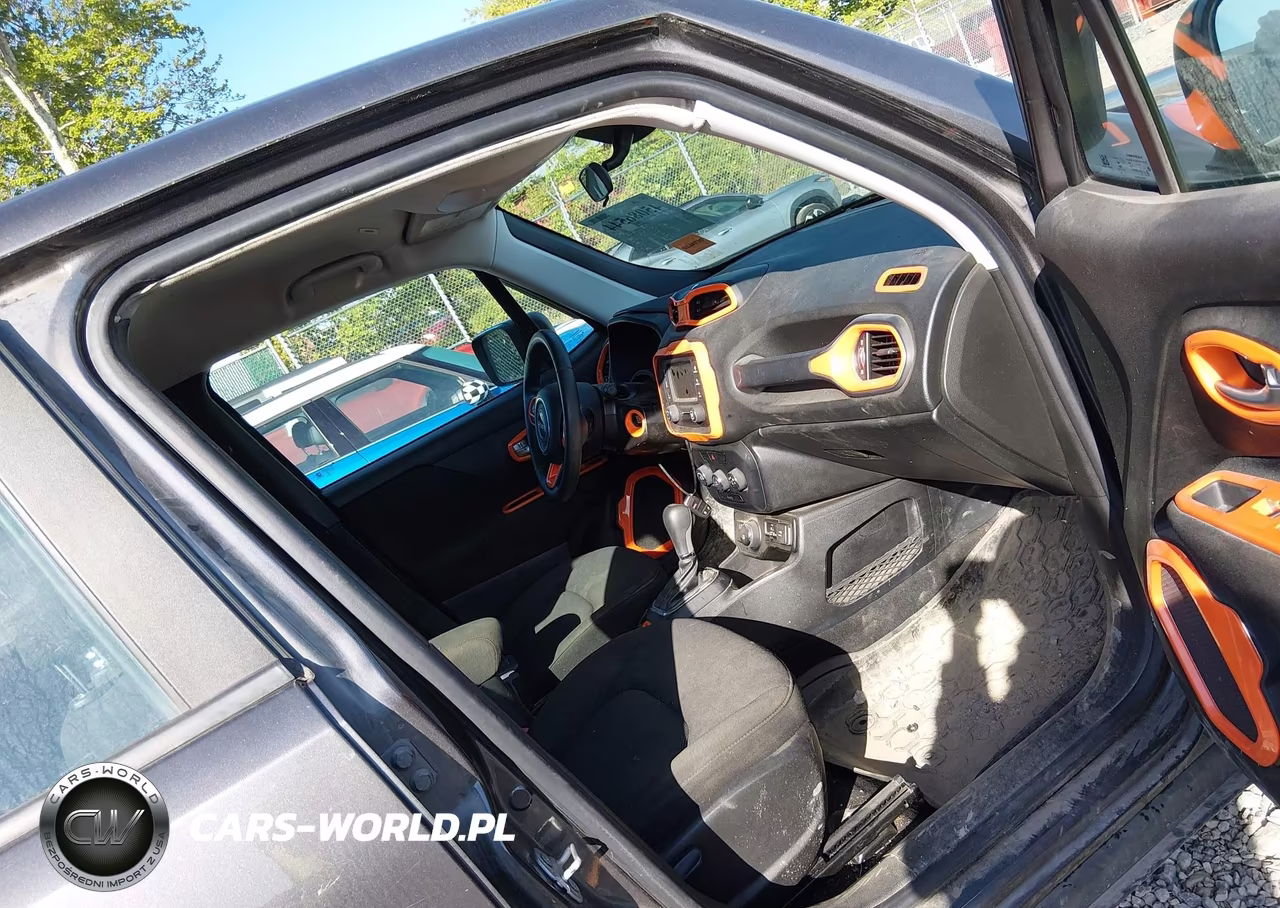 2018 Jeep Renegade Sport 4X4 VIN:ZACCJBAB2JPH81783 - 5