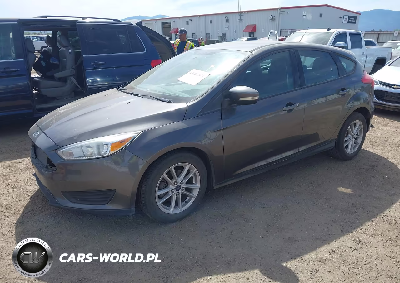 2015 Ford Focus Se VIN:1FADP3K22FL351051 - 2