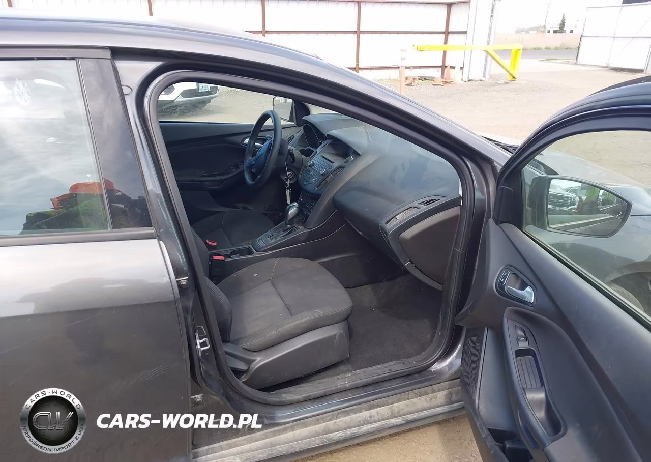 2015 Ford Focus Se VIN:1FADP3K22FL351051 - 5