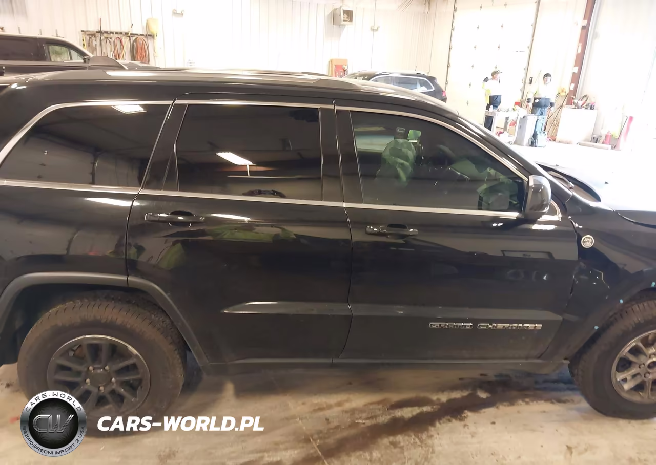 2019 Jeep Grand Cherokee Laredo E 4X4 VIN:1C4RJFAG0KC838033 - 13