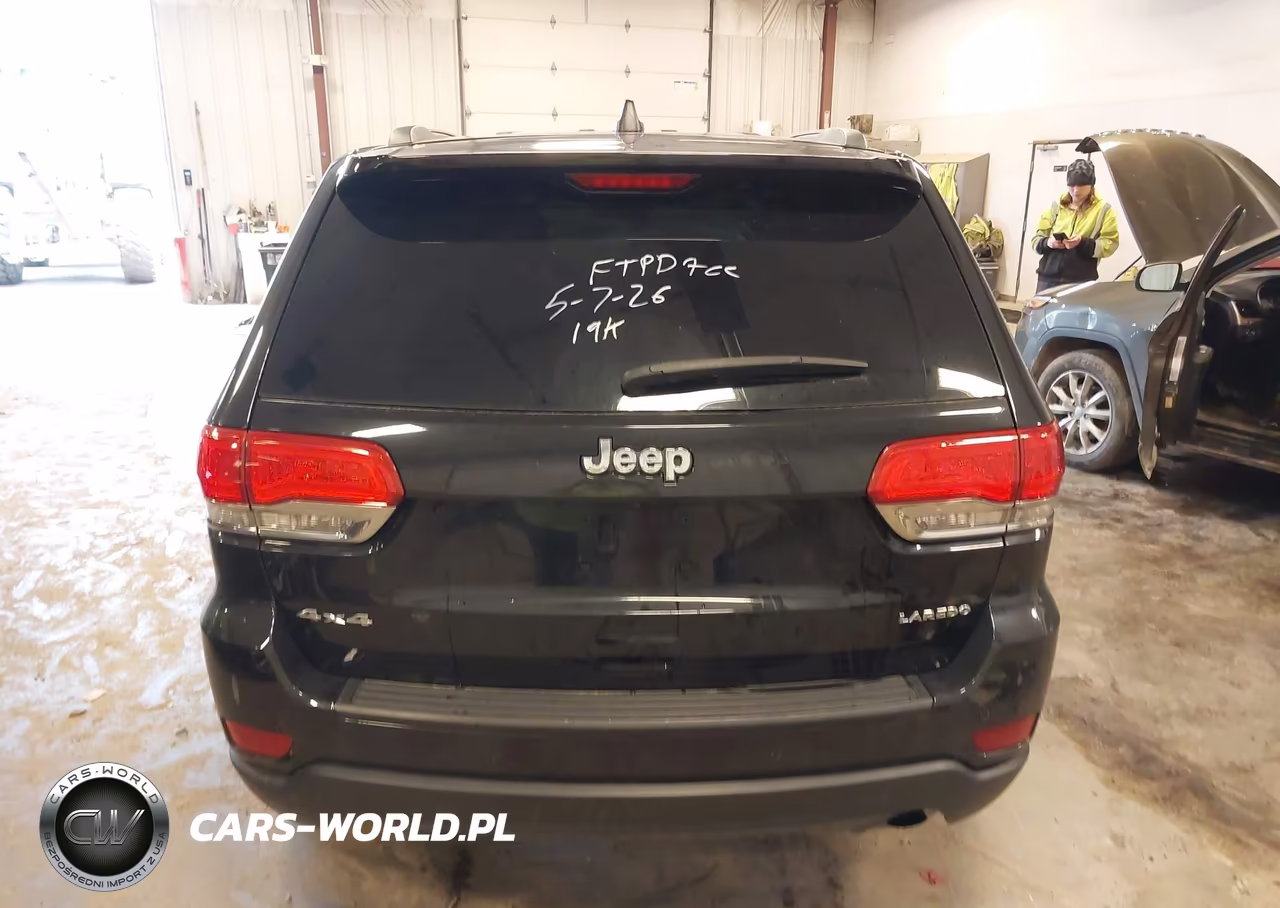 2019 Jeep Grand Cherokee Laredo E 4X4 VIN:1C4RJFAG0KC838033 - 16