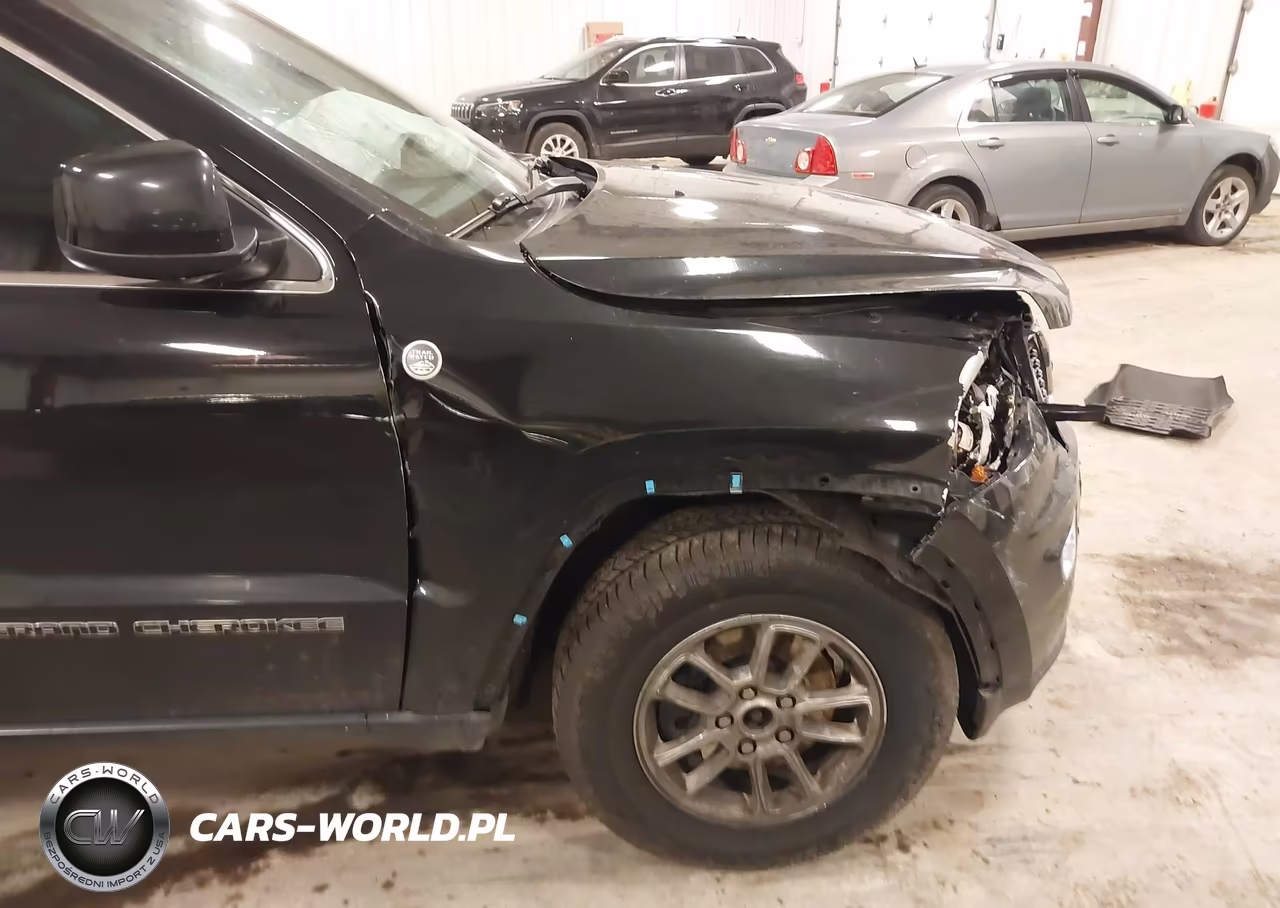 2019 Jeep Grand Cherokee Laredo E 4X4 VIN:1C4RJFAG0KC838033 - 6