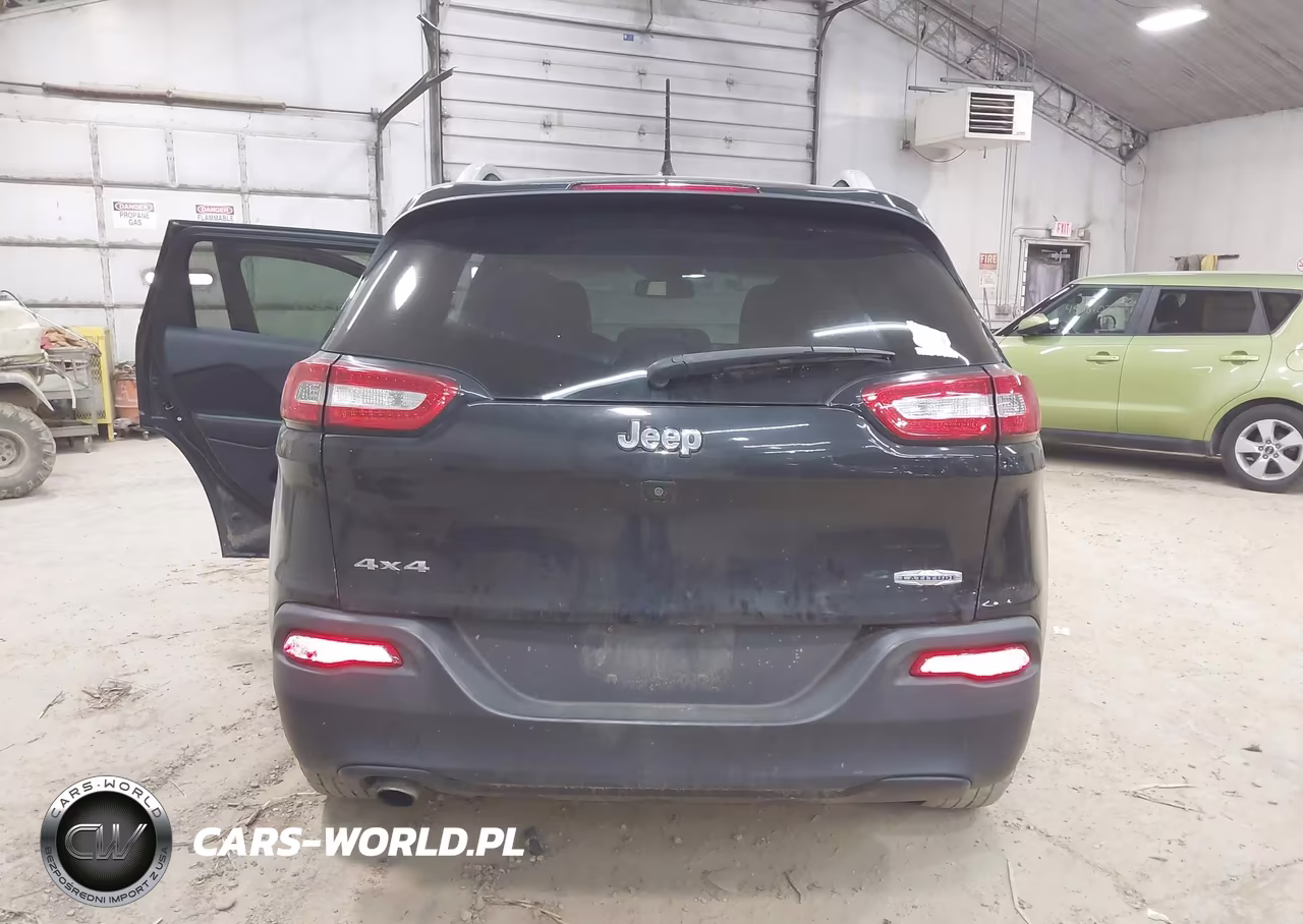 2015 Jeep Cherokee Latitude VIN:1C4PJMCB1FW787272 - 17