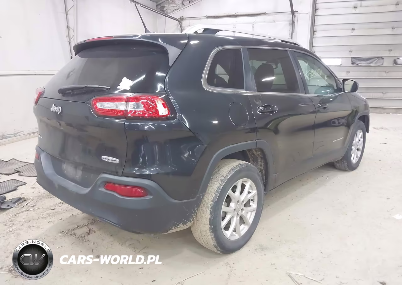 2015 Jeep Cherokee Latitude VIN:1C4PJMCB1FW787272 - 4