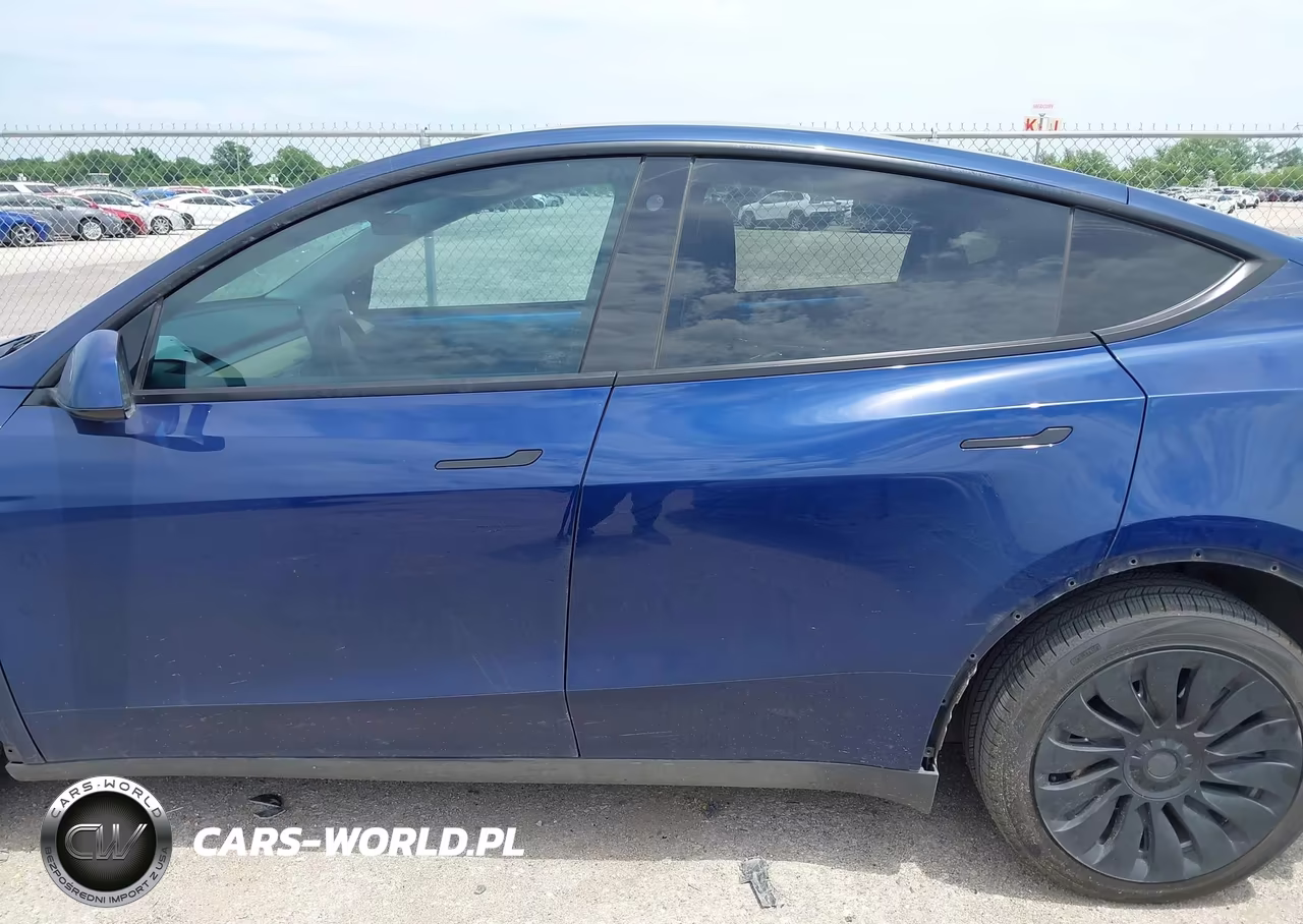 2022 Tesla Model Y Long Range Dual Motor All-Wheel Drive VIN:7SAYGDEE5NF370754 - 13