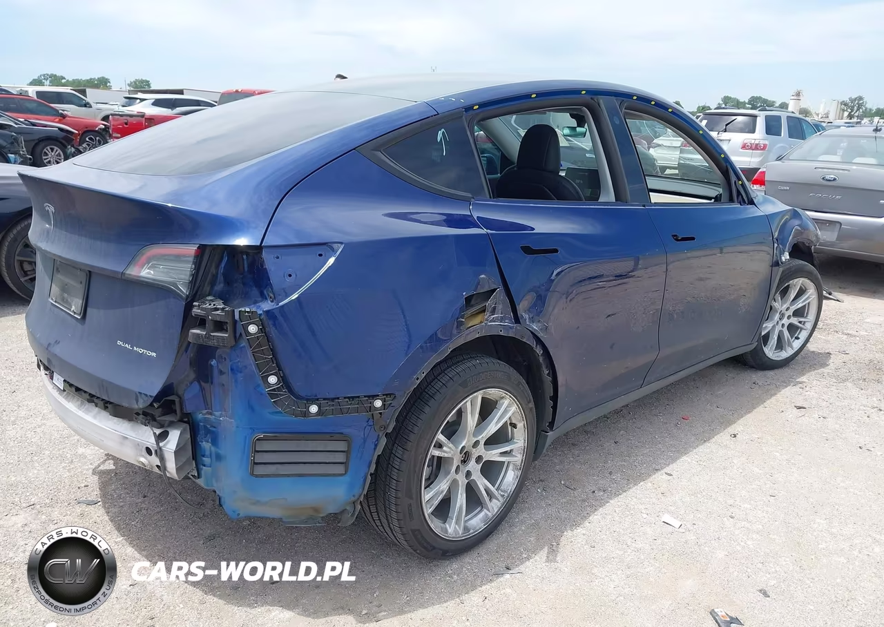 2022 Tesla Model Y Long Range Dual Motor All-Wheel Drive VIN:7SAYGDEE5NF370754 - 4